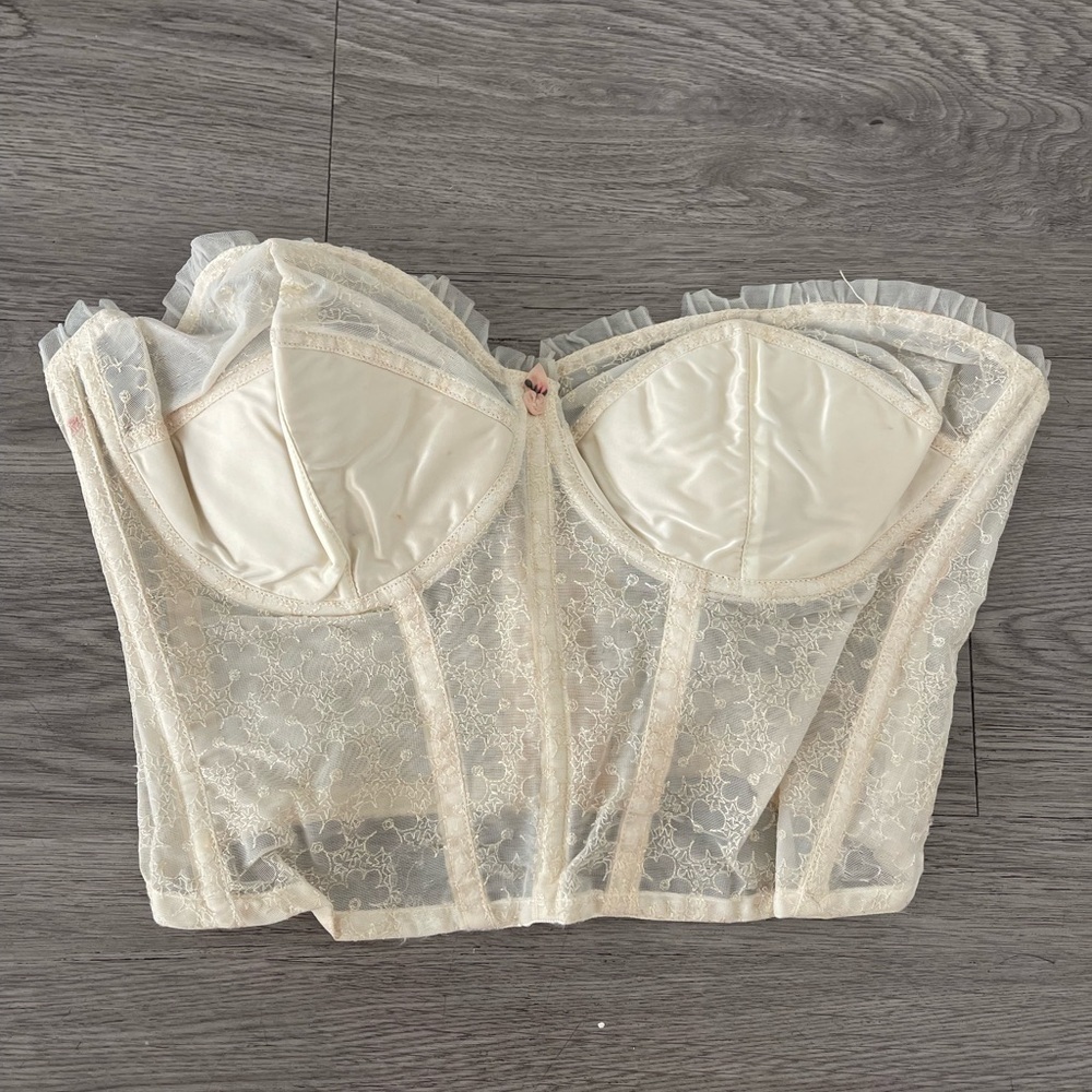 Vintage nude floral detailed corset